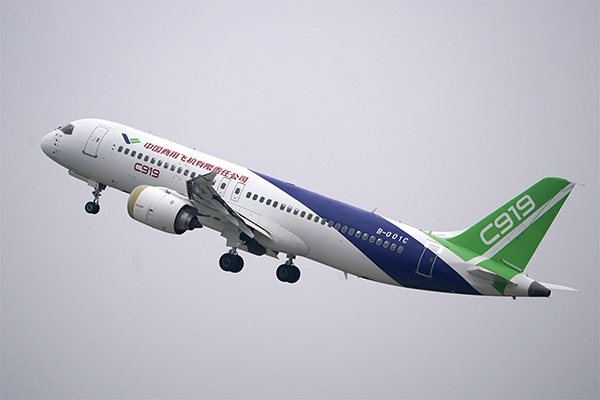 第十五屆珠海航展現(xiàn)場，諸多碳纖維復合材料應(yīng)用產(chǎn)品參展